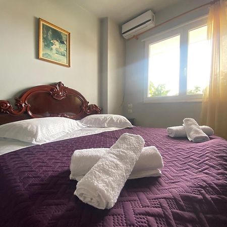 Stay The Night Shkodra Apartment City Centre Exteriör bild